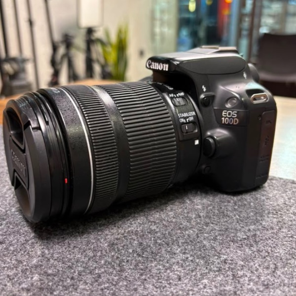 دوربین دست دوم کانن Canon EOS 100D Kit 18-135mm f/3.5-5.6 IS STM(25/000 شات)