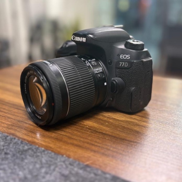 دوربین دست دوم عکاسی کانن Canon EOS 77D Kit 18-55mm IS STM  (44/000 شات)