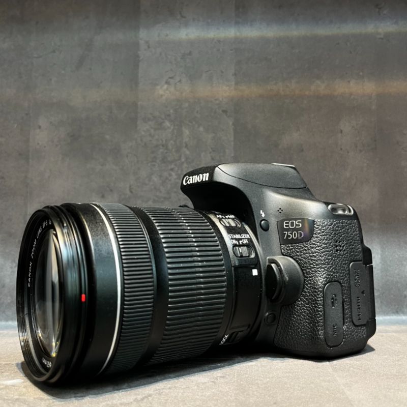 دوربین دست دوم عکاسی کانن Canon EOS 750D Kit 18-135mm F3.5-5.6 IS STM (2000 شات)