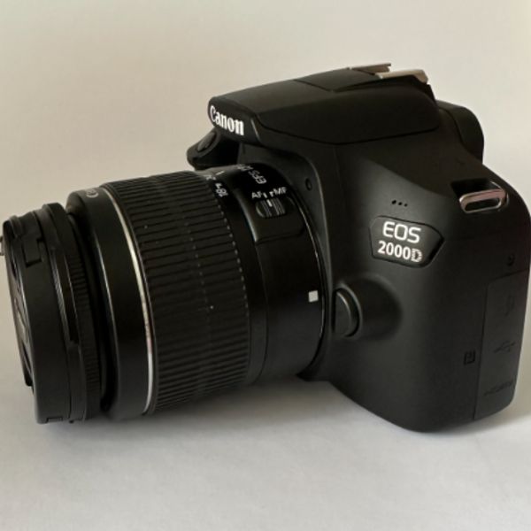 دوربین دست دوم عکاسی کانن Canon EOS 2000D kit EF-S 18-55mm III (7000 شات)