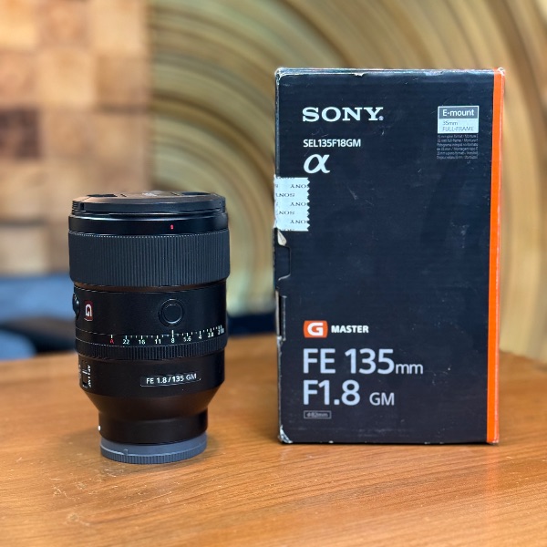 لنز دست دوم سونی Sony FE 135mm f/1.8 GM Lens (جعبه دارد)