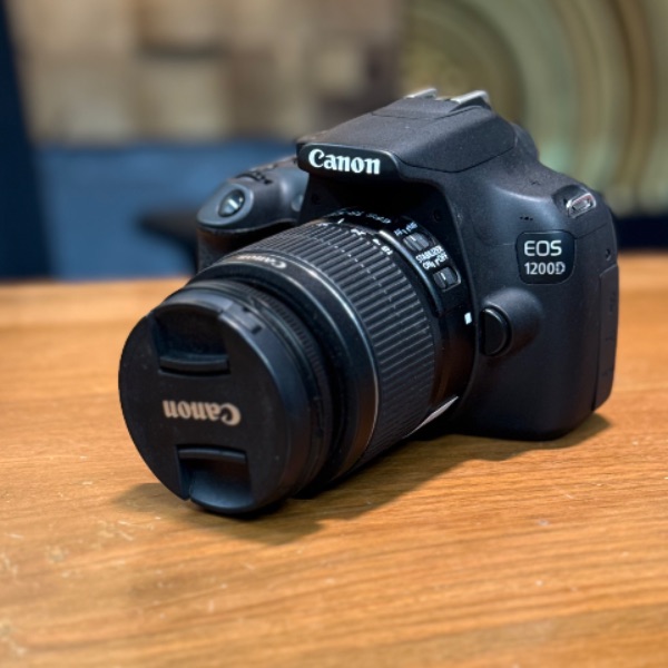 دوربین دست دوم عکاسی کانن Canon EOS 1200D ‌Kit 18-55mm f/3.5-5.6 III (7000 شات)