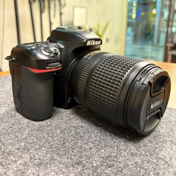 دوربین دست دوم عکاسی نیکون Nikon D7500 Kit 18-140mm f/3.5-5.6 G VR (25/000 شات)
