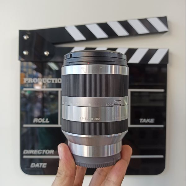 لنز دست دوم سونی Sony E 18-200mm f/3.5-6.3 OSS Lens (جعبه دارد)