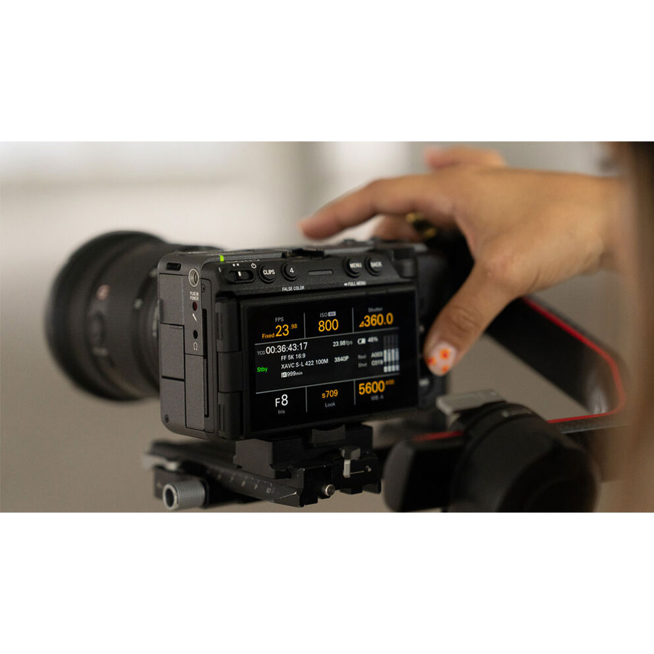 نمای کاربردی دوربین سینمایی سونی Sony FX5 Cinema Camera