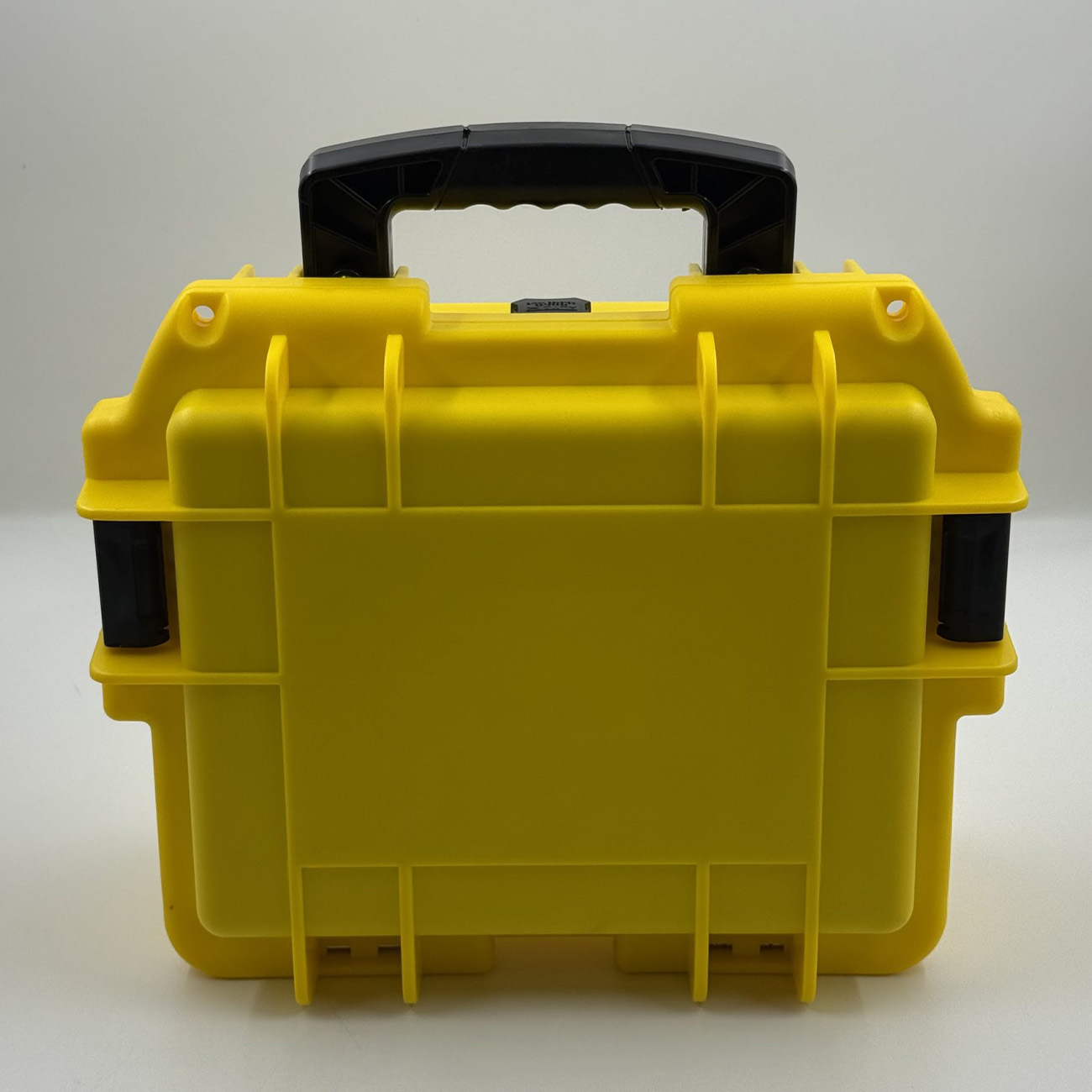 پشت هاردکیس بلک ایگل Black Eagle 2419 Hard Case
