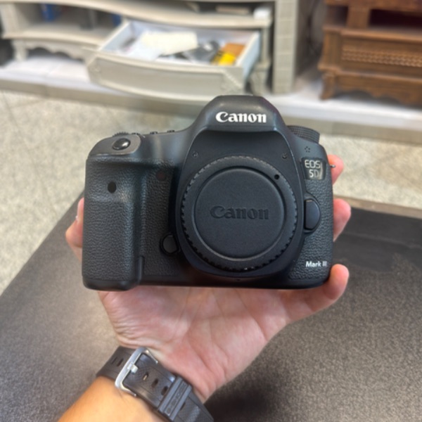 دوربین دست دوم عکاسی کانن Canon EOS 5D Mark III Body  (17/000 شات)