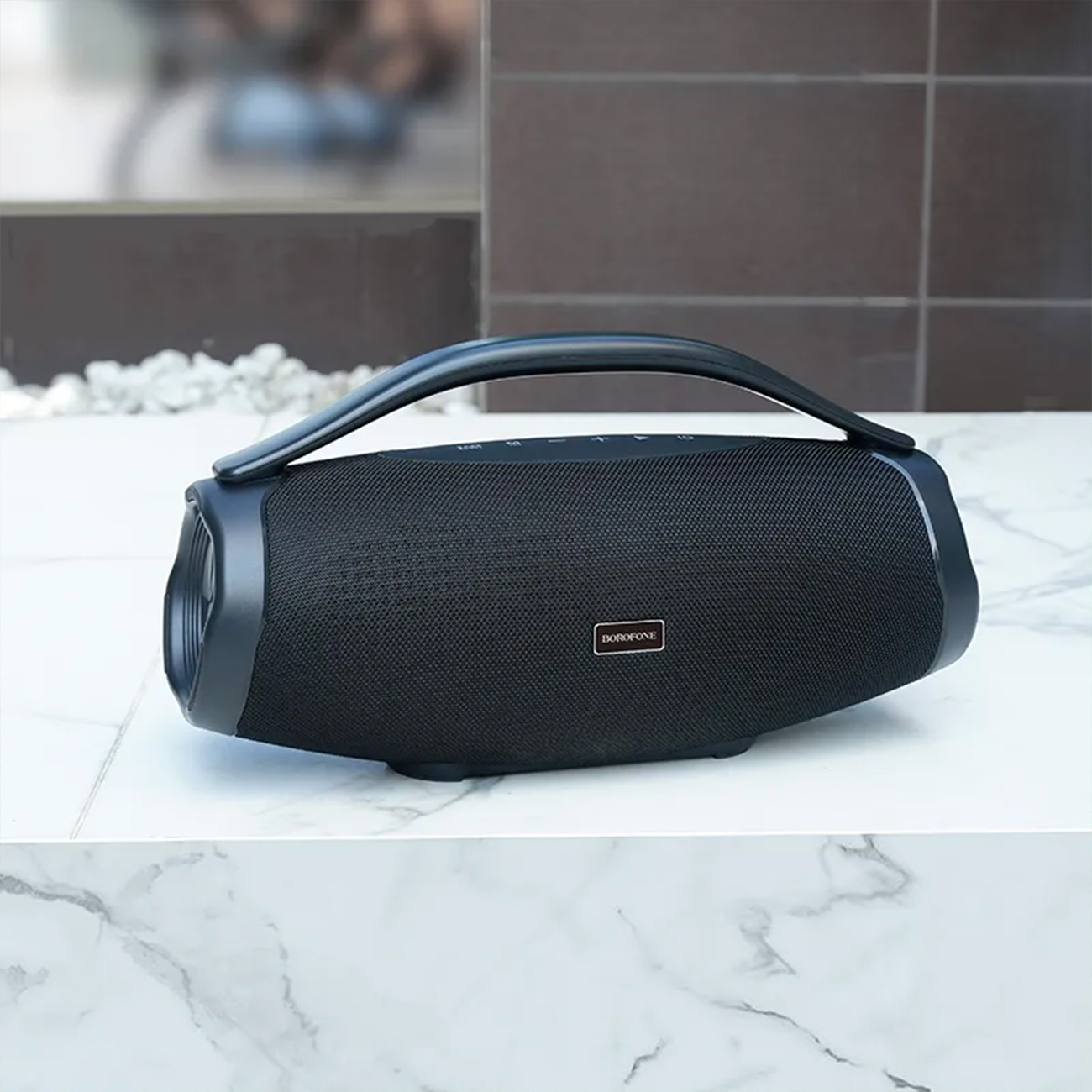 عکس در حال استفاده از اسپیکر بلوتوثی بروفون Borofone DR16 Bluetooth Speaker