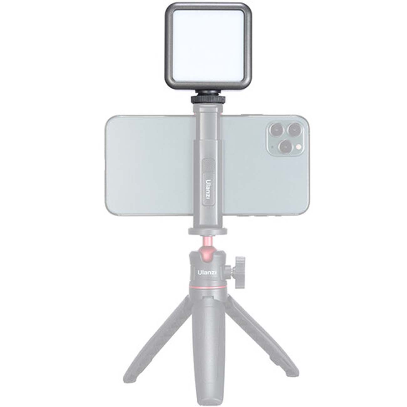 نمای نصب شده پنل نور جیبی اولانزی Ulanzi 2287C Mini Pocket 49 RGB Video LED Light