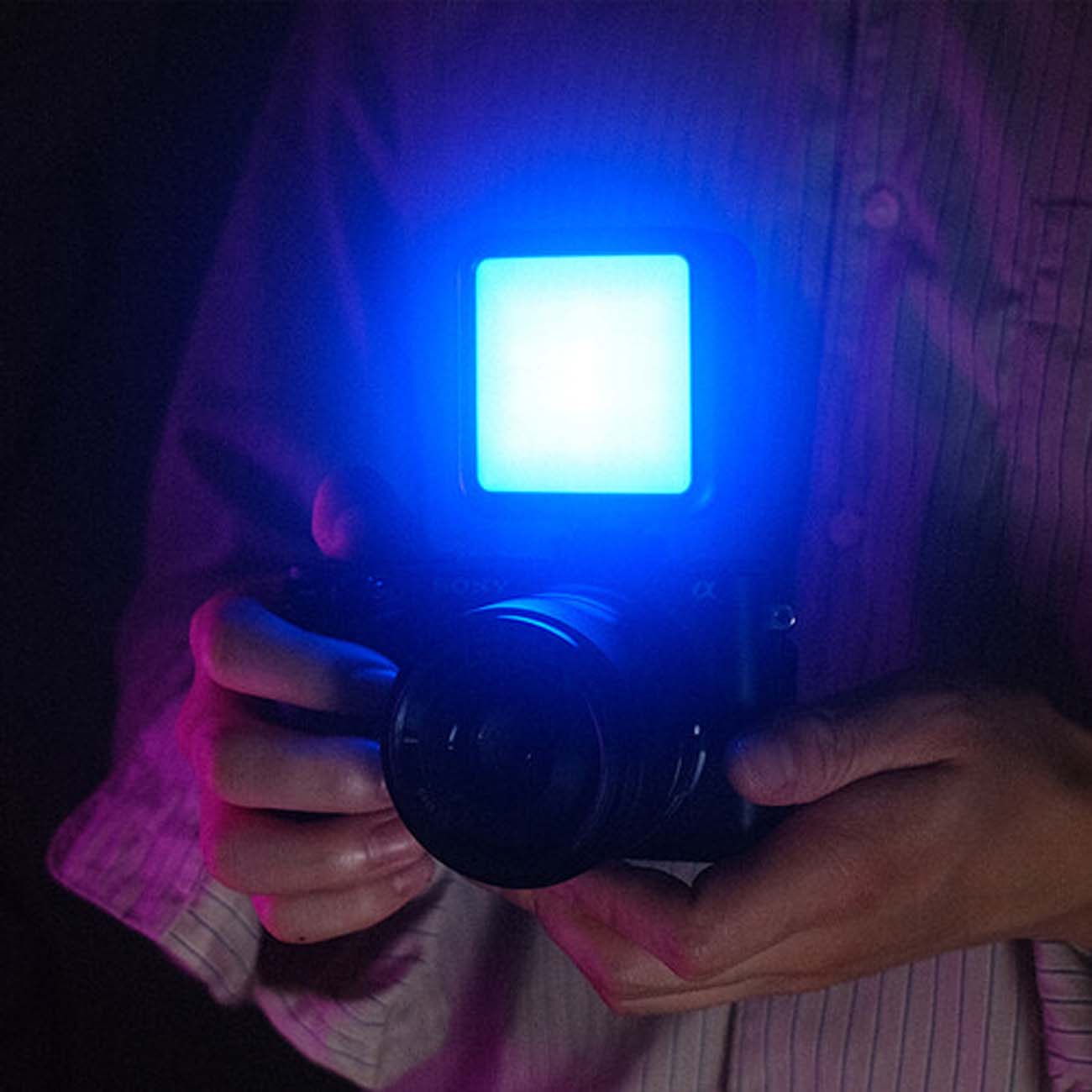 نمای کاربردی پنل نور RGB جیبی اولانزی Ulanzi 2287C Mini Pocket 49 RGB Video LED Light