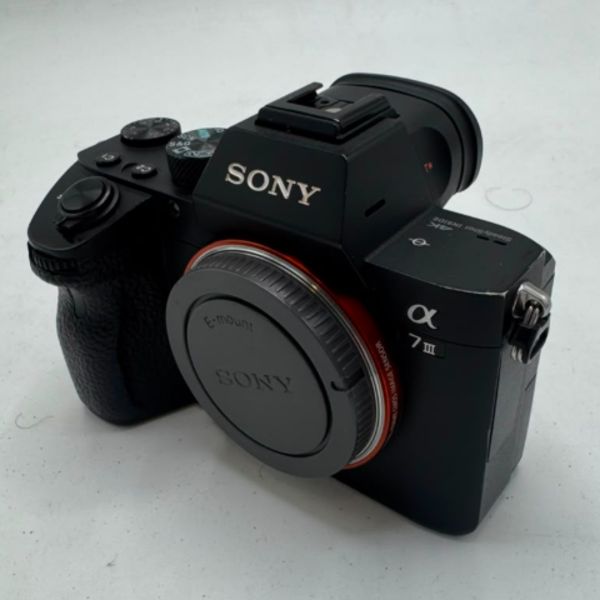 دوربین دست دوم بدون آینه سونی Sony a7 III Mirrorless Camera Body (30000 شات)