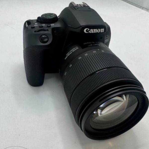 دوربین دست دوم Canon EOS 850D kit EF-S 18-135mm f/3.5-5.6 IS USM (3000 شات)