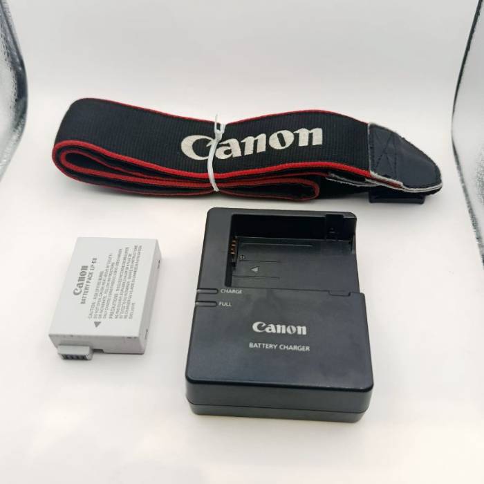 دوربین عکاسی کانن Canon EOS 700D Kit 18-55mm f/3.5-5.6 iii (20000 شات)