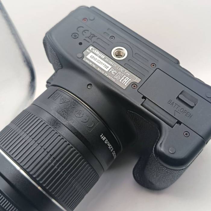 دوربین عکاسی کانن Canon EOS 700D Kit 18-55mm f/3.5-5.6 iii (20000 شات)