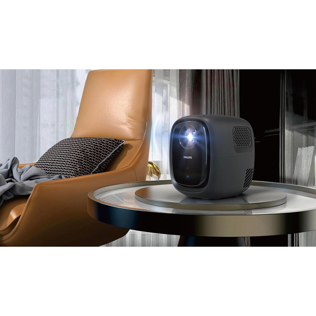 عکس در حال استفاده از ویدئو پروژکتور نئوپیکس فیلیپس Philips NeoPix 130 Full HD Video Projector