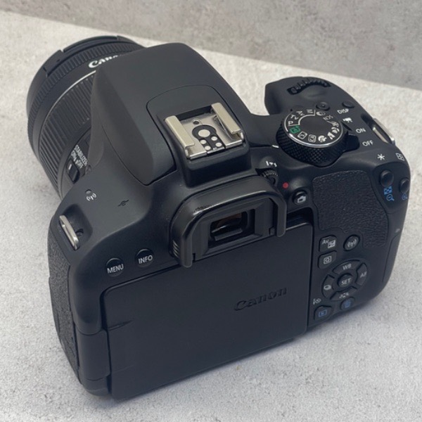دوربین دست دوم عکاسی کانن Canon EOS 800D Kit 18-55mm f/4-5.6 IS STM (15,000 شات)