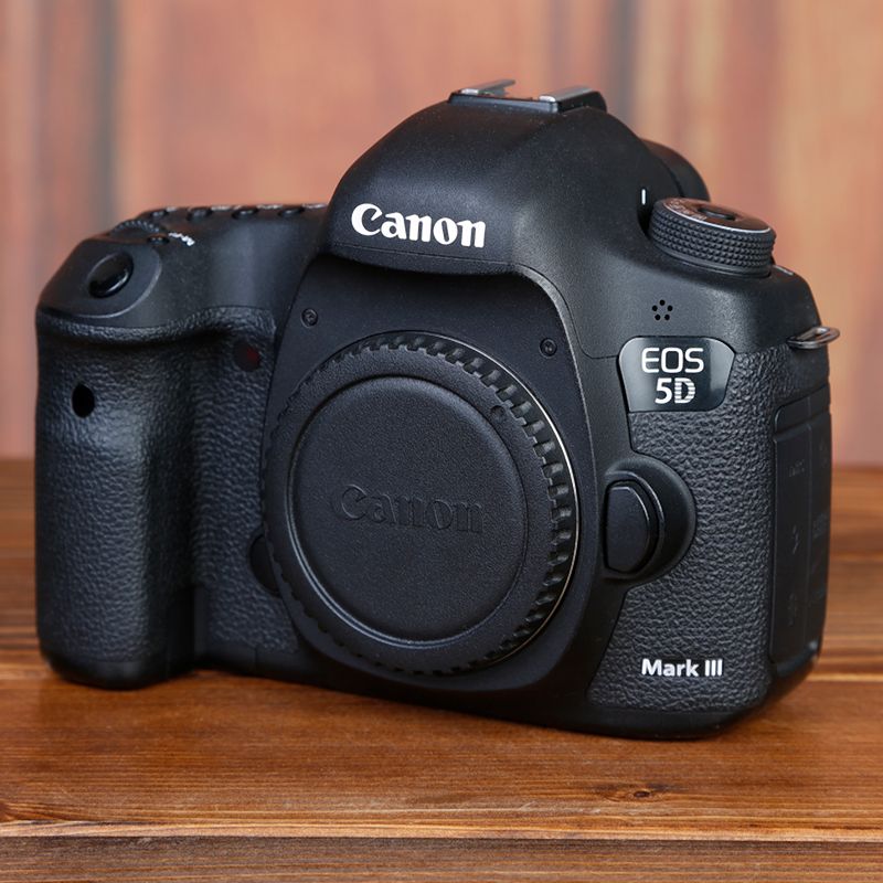 دوربین دست دوم عکاسی کانن Canon EOS 5D Mark III Body (194000 شات)