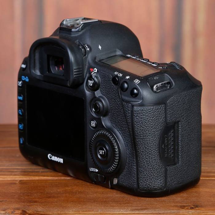 دوربین دست دوم عکاسی کانن Canon EOS 5D Mark III Body (194000 شات)