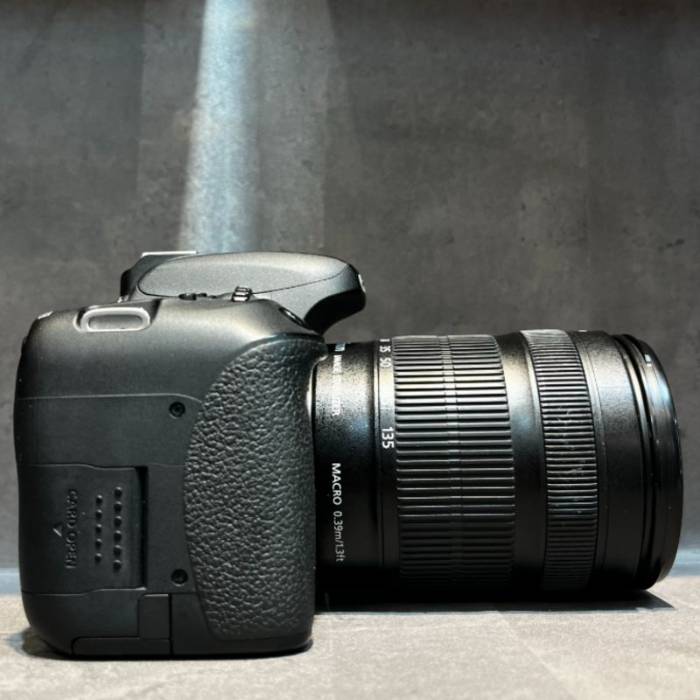 دوربین دست دوم عکاسی کانن Canon EOS 760D Kit 18-55mm f/3.5-5.6 IS STM (5000 شات)