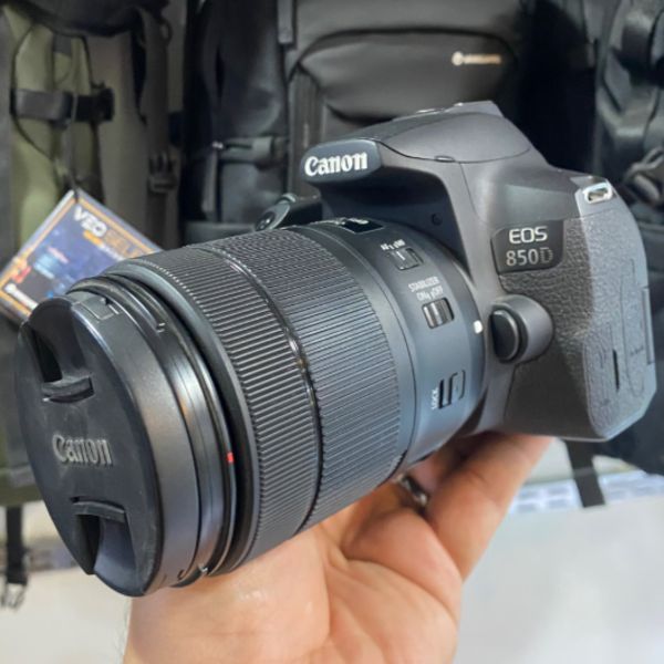 دوربین دست دوم عکاسی کانن Canon EOS 850D kit EF-S 18-135mm f/3.5-5.6 IS USM (4000 شات)