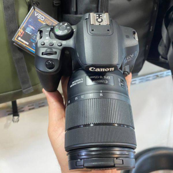 دوربین دست دوم عکاسی کانن Canon EOS 850D kit EF-S 18-135mm f/3.5-5.6 IS USM (4000 شات)
