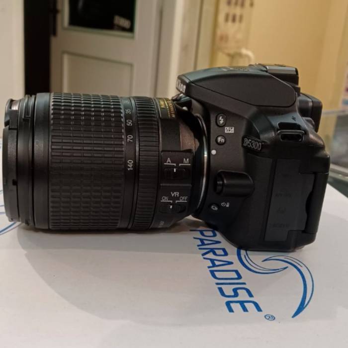 دوربین دست دوم عکاسی نیکون Nikon D5300 kit 18-140mm f/3.5-5.6 G VR (6296 شات)