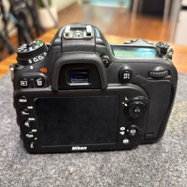 دوربین دست دوم عکاسی نیکون Nikon D7200 Kit 18-140mm f/3.5-5.6 G VR (22/000 شات)