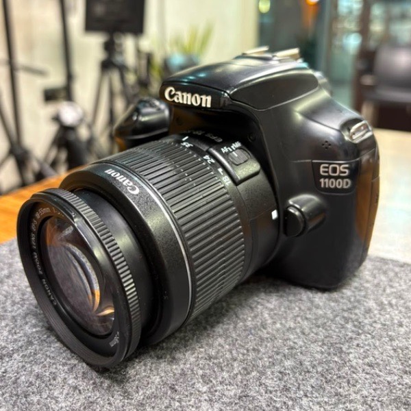 دوربین دست دوم عکاسی کانن مدل Canon EOS 1100D Kit 18-55mm  (20/400 شات)