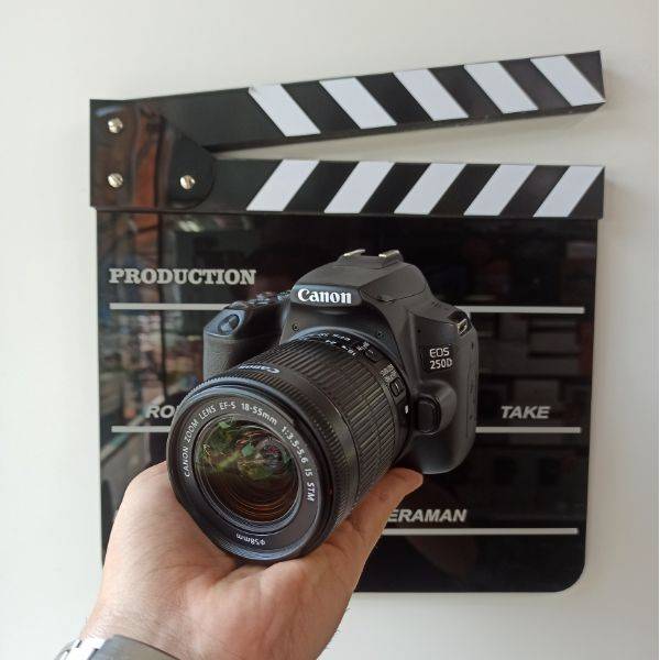 دوربین دست دوم عکاسی کانن Canon EOS 250D Kit EF-S 18-55 mm f/4-5.6 IS STM (2000 شات)