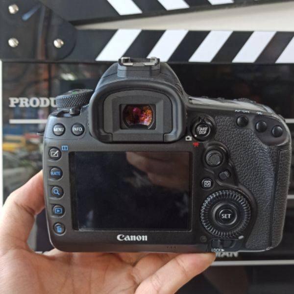 دوربین دست دوم عکاسی کانن Canon EOS 5D Mark IV Body (23000 شات)