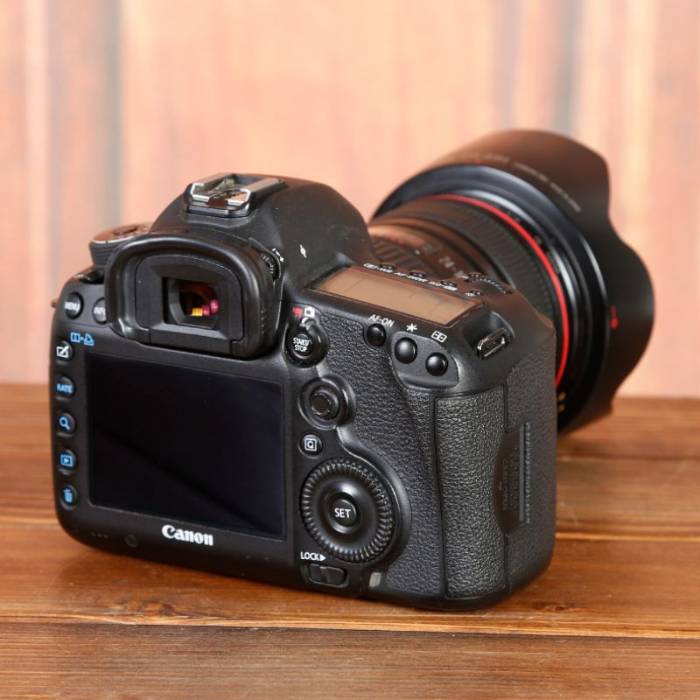 دوربین دست دوم عکاسی کانن Canon EOS 5D Mark III Kit 24-105mm f/4L IS USM (162000 شات)