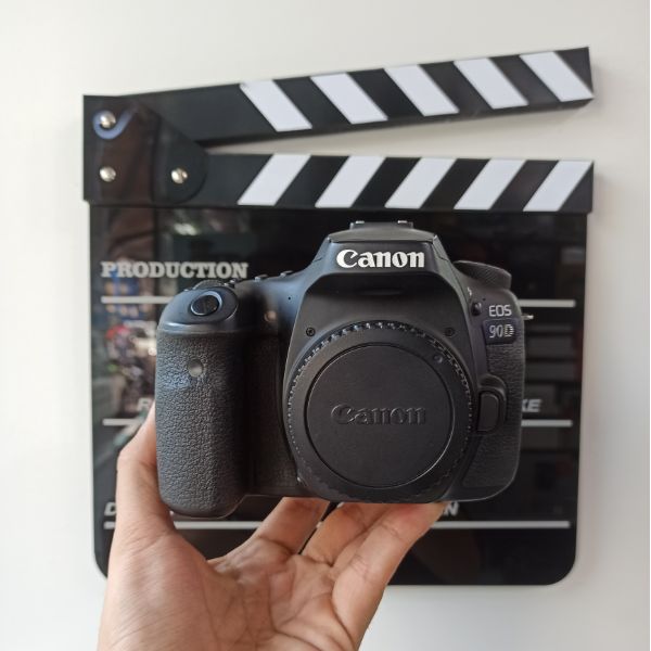 دوربین دست دوم عکاسی کانن Canon EOS 90D DSLR Camera Body (12000 شات)