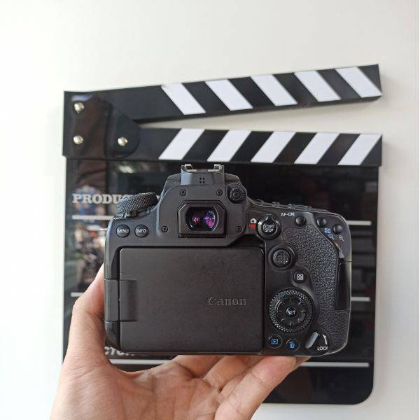 دوربین دست دوم عکاسی کانن Canon EOS 90D DSLR Camera Body (12000 شات)