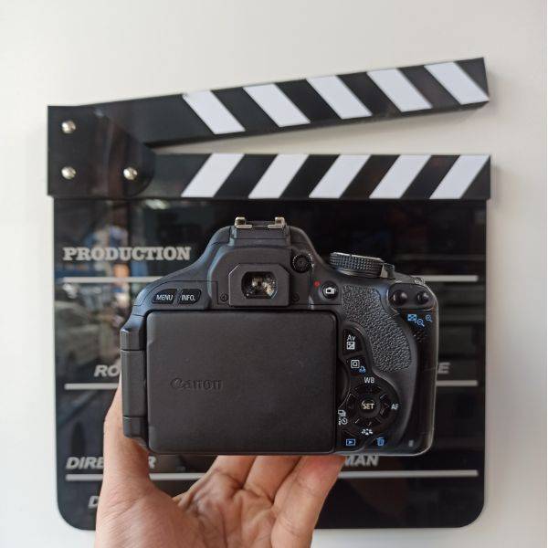 دوربین دست دوم عکاسی کانن Canon EOS 600D Kit EF-S 18-55mm III (14000 شات)