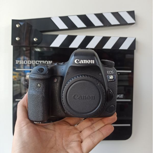 دوربین دست دوم عکاسی کانن Canon EOS 6D Mark II DSLR Camera Body (14000 شات)