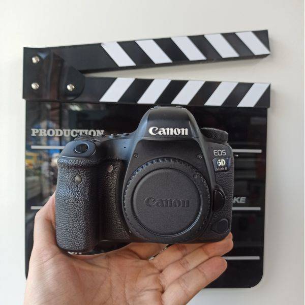 دوربین دست دوم عکاسی کانن Canon EOS 6D Mark II DSLR Camera Body (14000 شات)