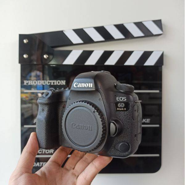 دوربین دست دوم عکاسی کانن Canon EOS 6D Mark II DSLR Camera Body (14000 شات)