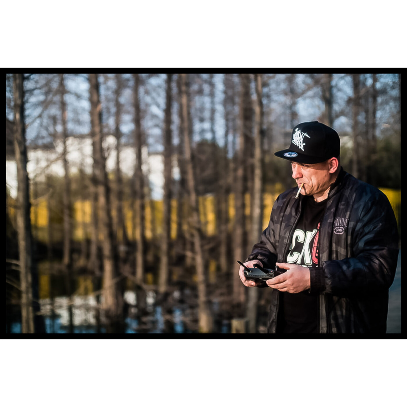 عکس در حال استفاده از لنز نیکون Nikon Nikkor 50mm f/1.2 AiS Camera Lens