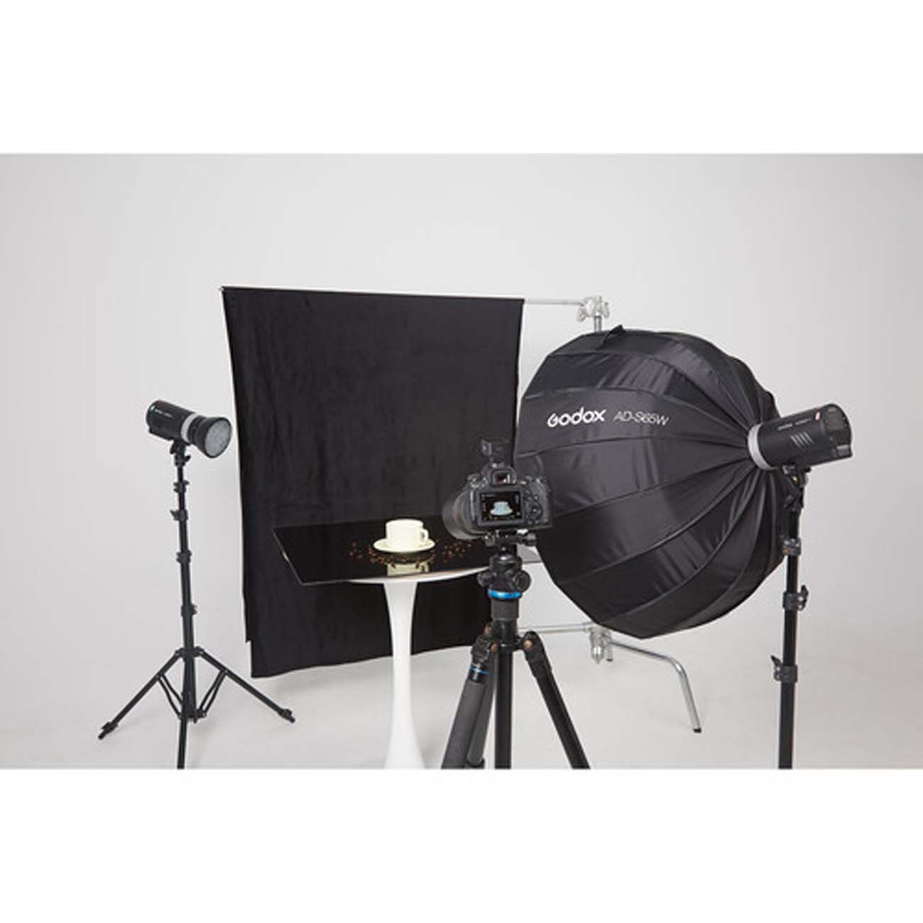 نمای کاربردی فلاش پرتابل باتری‌دار گودکس Godox AD300Pro II All-in-One Outdoor Flash