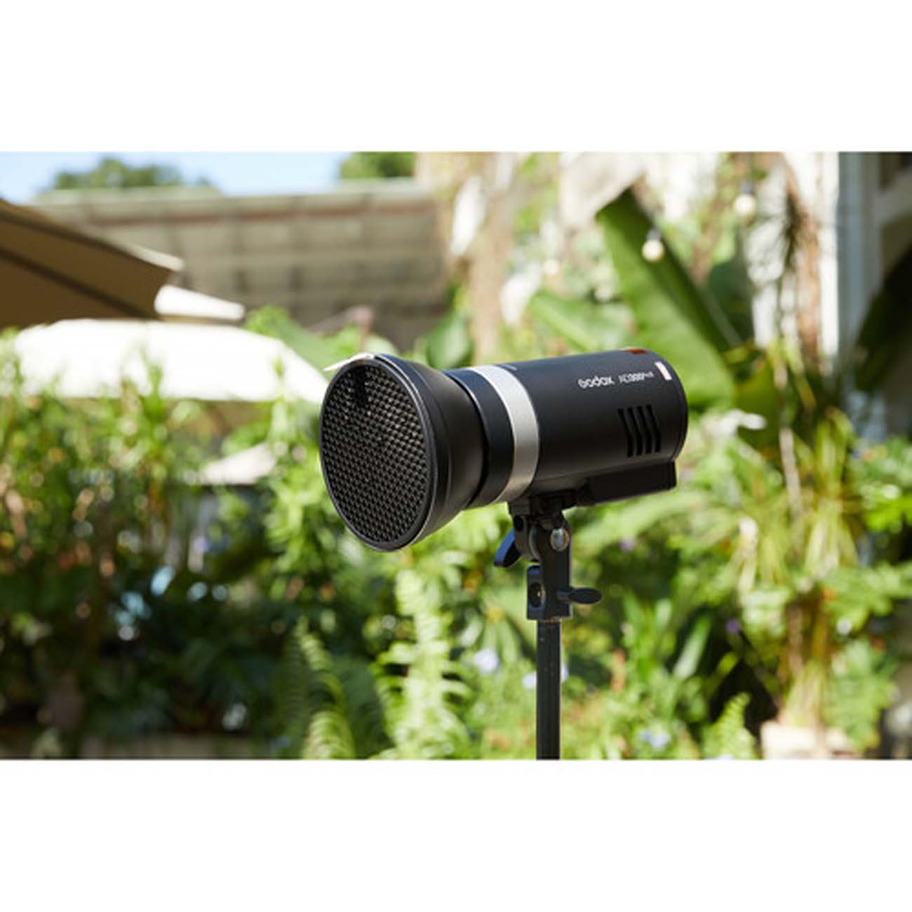 نمای کاربردی فلاش پرتابل گودکس Godox AD300Pro II All-in-One Outdoor Flash