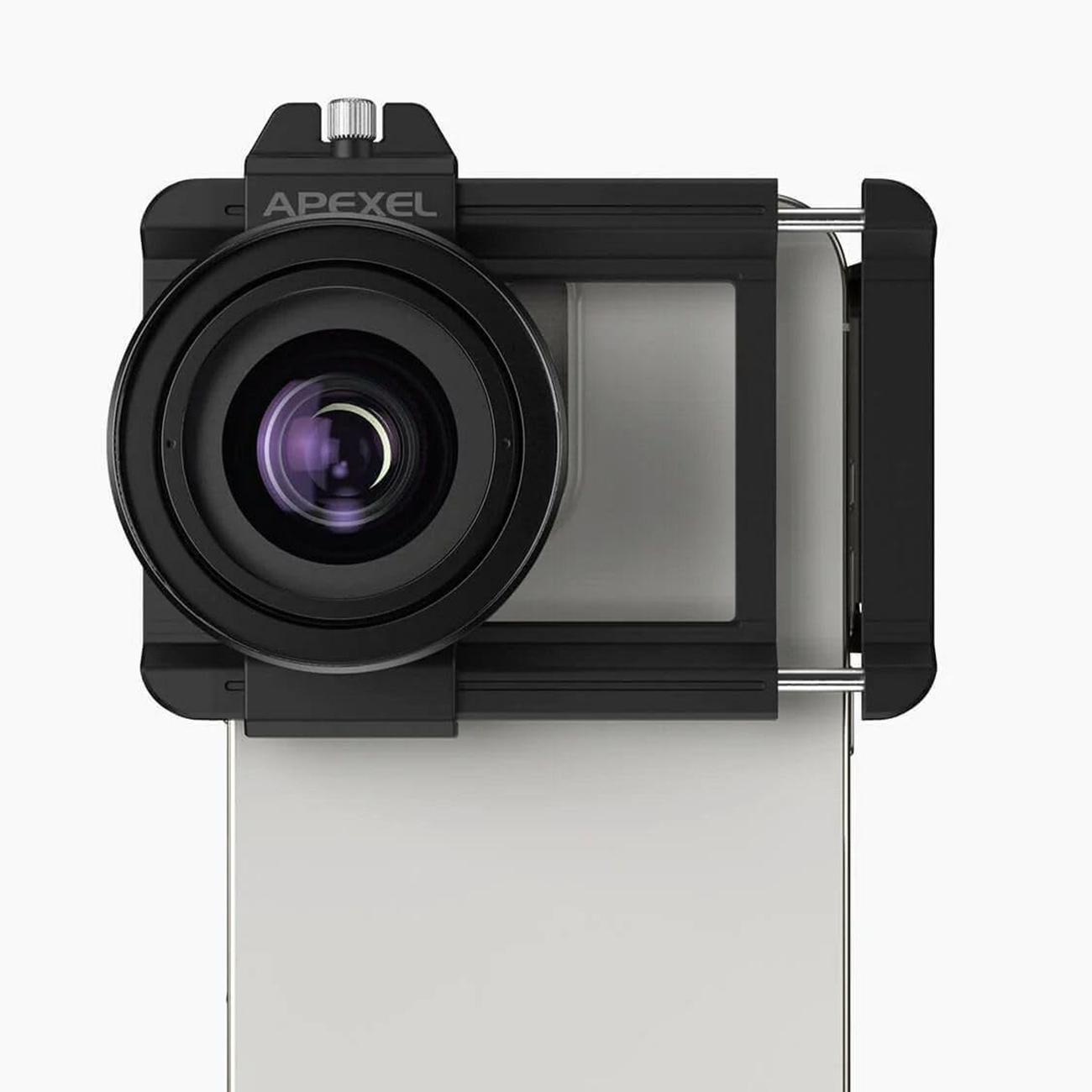 عکس در حال استفاده از لنز موبایل اپکسل Apexel APL-ZM100 Zoom Macro Clip-on Lens