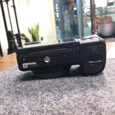 دوربین دست دوم بدون آینه سونی Sony a6400 Mirrorless Camera (1800 شات)