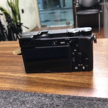 دوربین دست دوم بدون آینه سونی Sony a6400 Mirrorless Camera (1800 شات)
