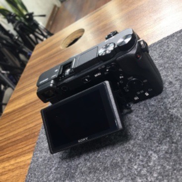 دوربین دست دوم بدون آینه سونی Sony a6400 Mirrorless Camera (1800 شات)