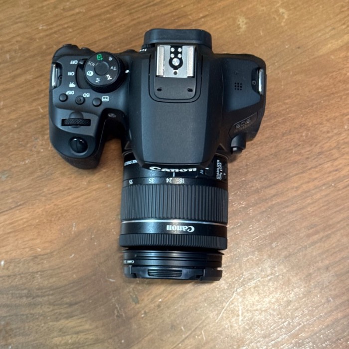 دوربین دست دوم عکاسی کانن Canon EOS 850D kit EF-S 18-55mm f/4-5.6 IS STM (5000 شات)