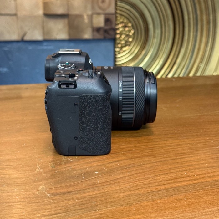 دوربین دست دوم بدون آینه کانن Canon EOS R8 Kit RF 24-50mm f/4.5-6.3 IS STM (2000 شات)