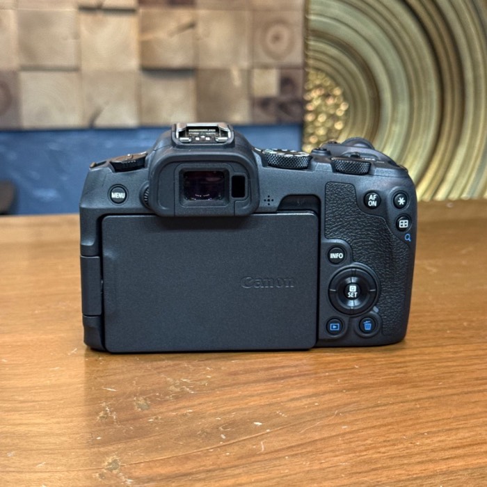 دوربین دست دوم بدون آینه کانن Canon EOS R8 Kit RF 24-50mm f/4.5-6.3 IS STM (2000 شات)