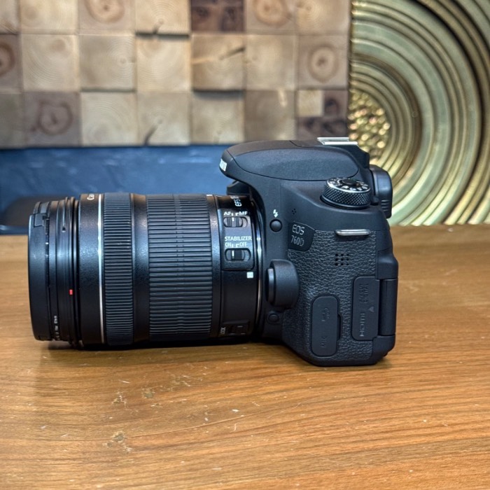 دوربین دست دوم عکاسی کانن Canon EOS 760D Kit 18-135mm f/3.5-5.6 IS STM (7000 شات)