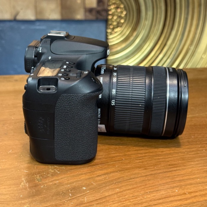 دوربین دست دوم عکاسی کانن Canon EOS 70D Kit 18-135mm f/3.5-5.6 IS STM (5000 شات)