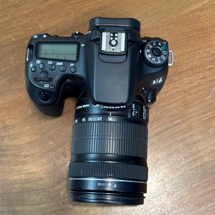 دوربین دست دوم عکاسی کانن Canon EOS 70D Kit 18-135mm f/3.5-5.6 IS STM (5000 شات)